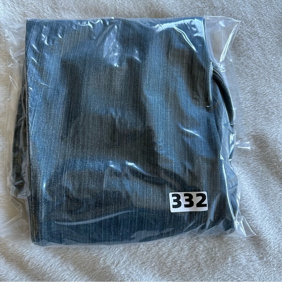 Seven7 Women's Distressed Blue Petite Flare Jeans - Picture 8 of 8